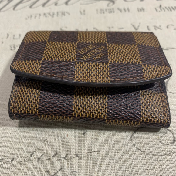 Louis Vuitton Lock Cufflink - Picture 2 of 6